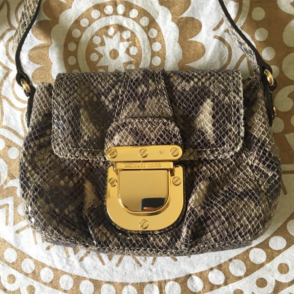 ❗️SOLD ELSEWHERE❗️MK Snakeskin Crossbody - Picture 2 of 7